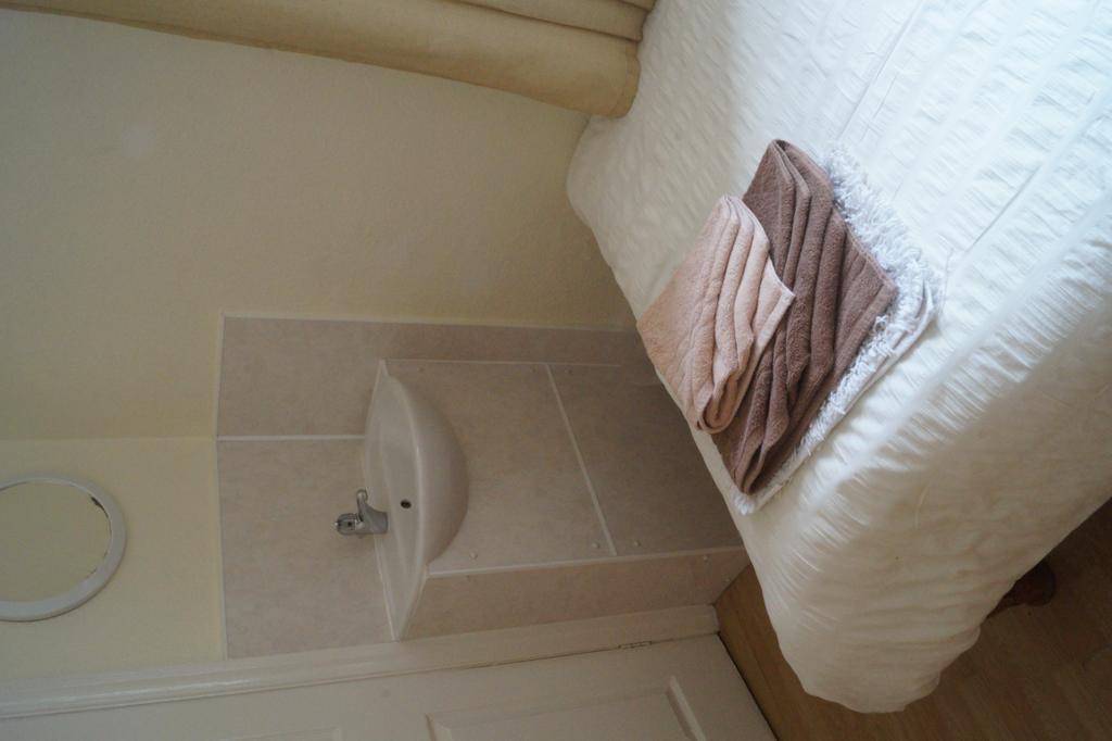 The Bay Horse Hotel York Room photo